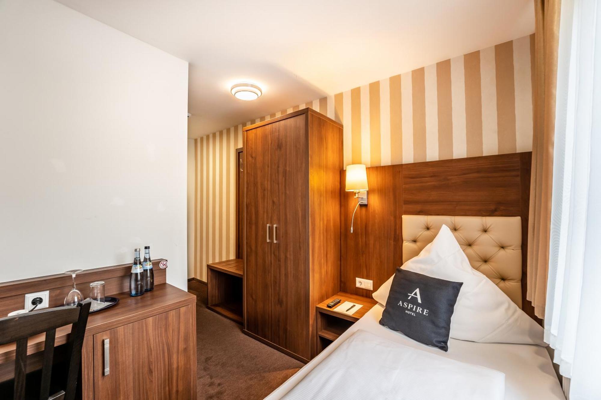 Stadthotel Reutlingen Eksteriør bilde